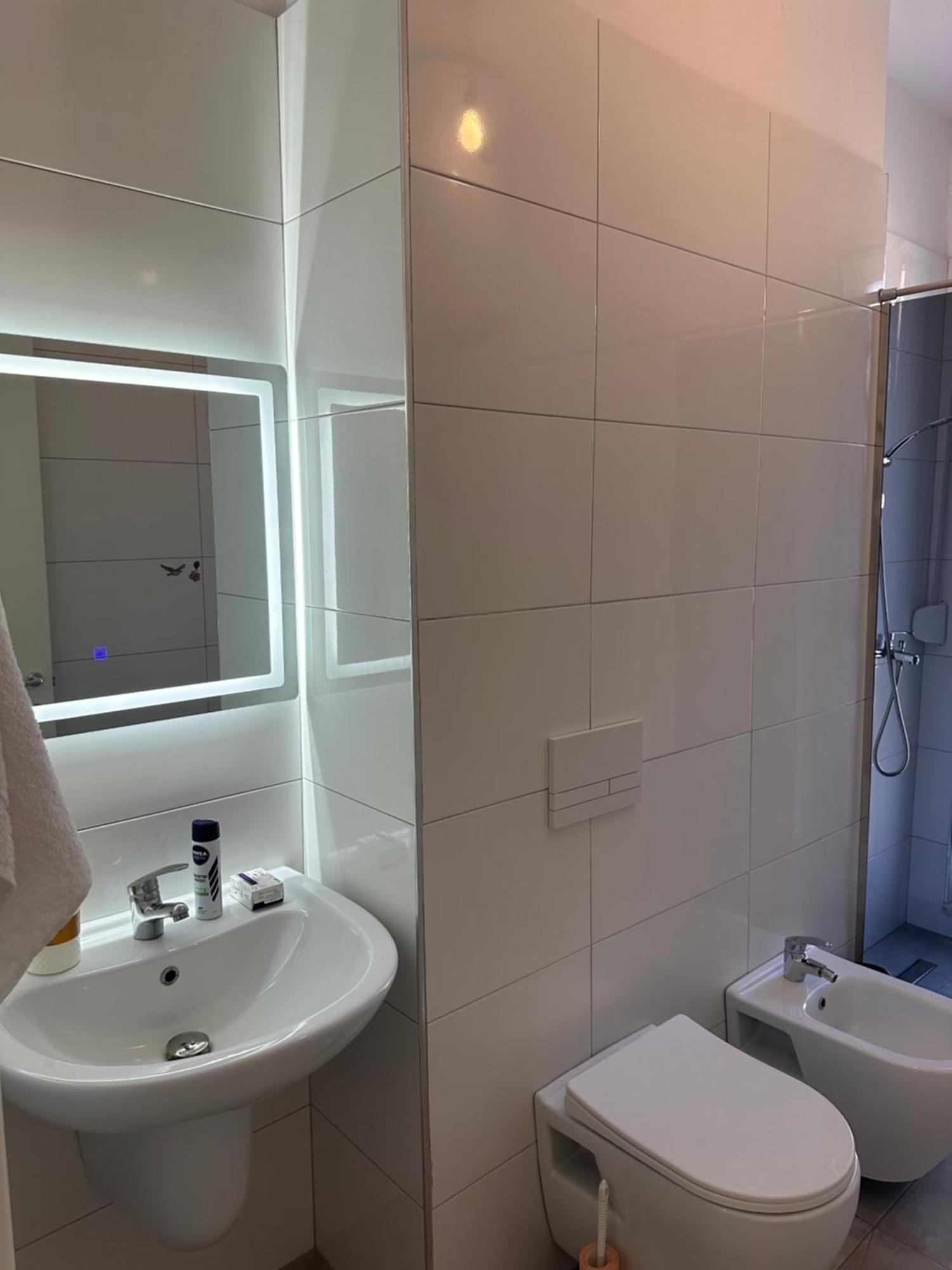 Bratti'S Apartment Near Tirana Center And Mother Teresa Airport Luaran gambar