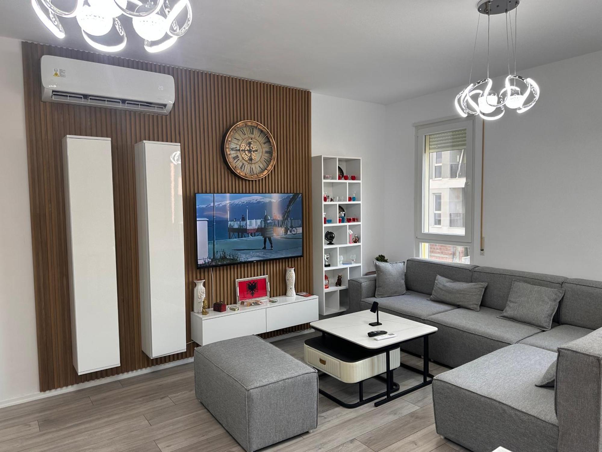 Bratti'S Apartment Near Tirana Center And Mother Teresa Airport Luaran gambar