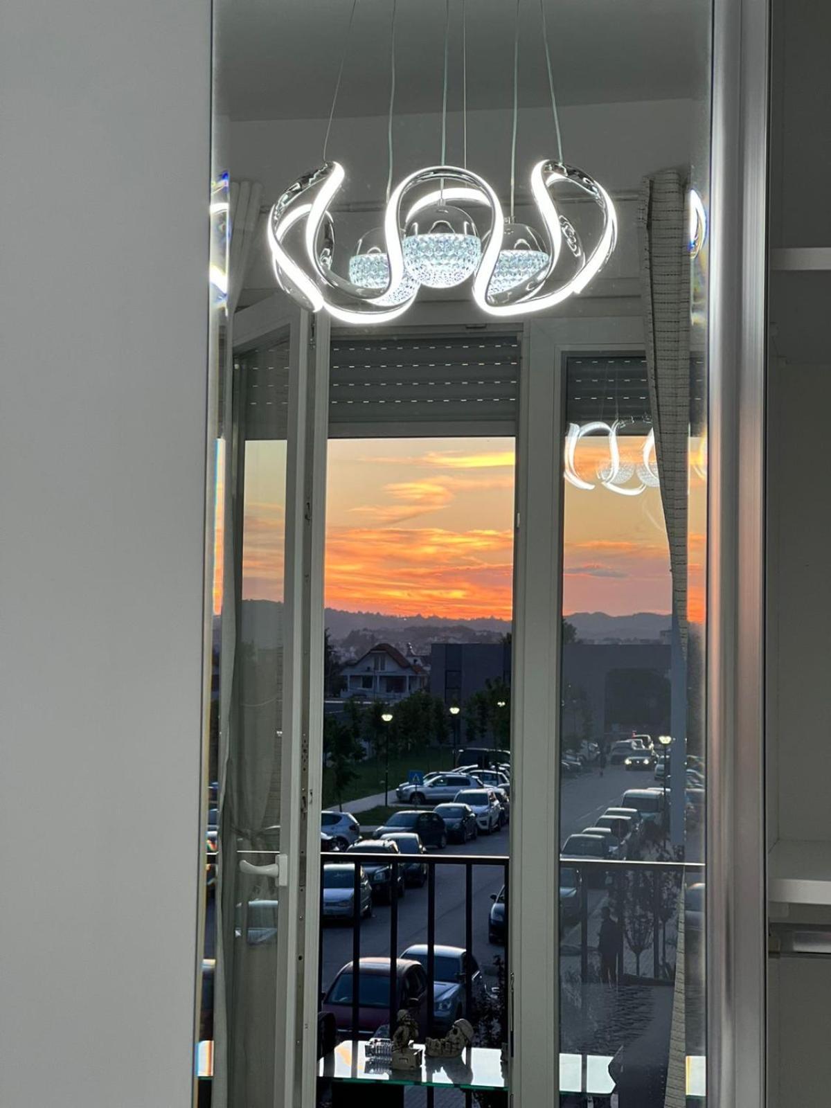 Bratti'S Apartment Near Tirana Center And Mother Teresa Airport Luaran gambar